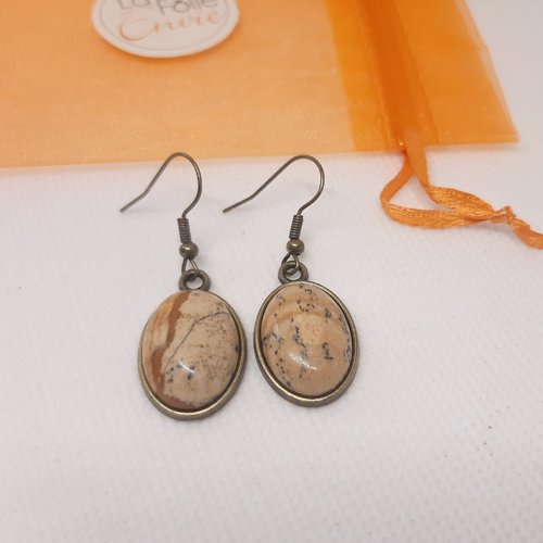 Boucles d'oreilles pendantes cabochon pierre couleur marron clair