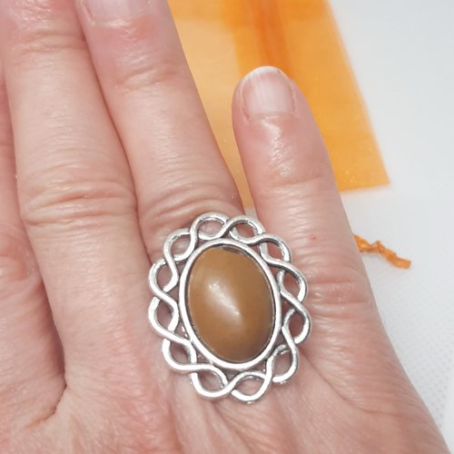 Bague fantaisie ajustable cabochon pierre marron