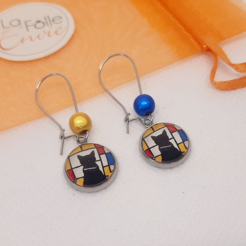 Boucles d'oreilles pendantes cabochon verre motif chat noir fond mondrian