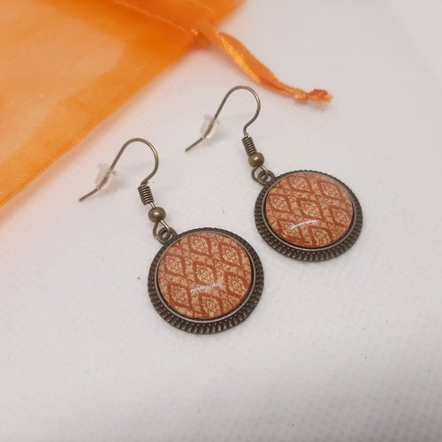 Boucles d'oreilles bronze pendantes cabochon verre motif vintage losange
