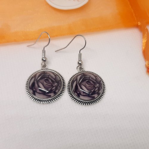 Boucles d'oreilles pendantes cabochon verre motif dessin de rose