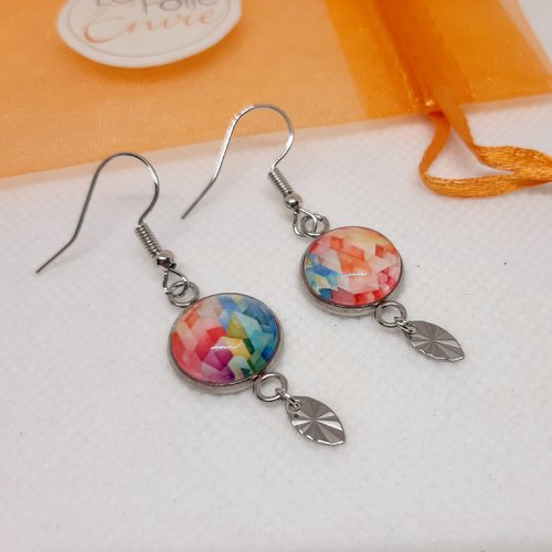 Boucles d'oreilles pendantes dépareillées breloque cabochon verre motif esprit kaléidoscope