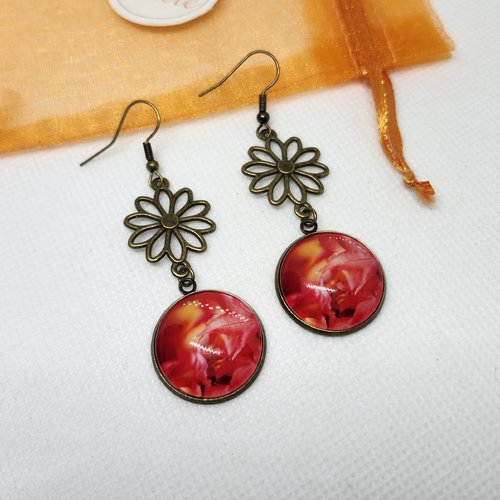 Boucles d'oreilles pendantes avec breloque cabochon verre  motif feuilles rouges automne