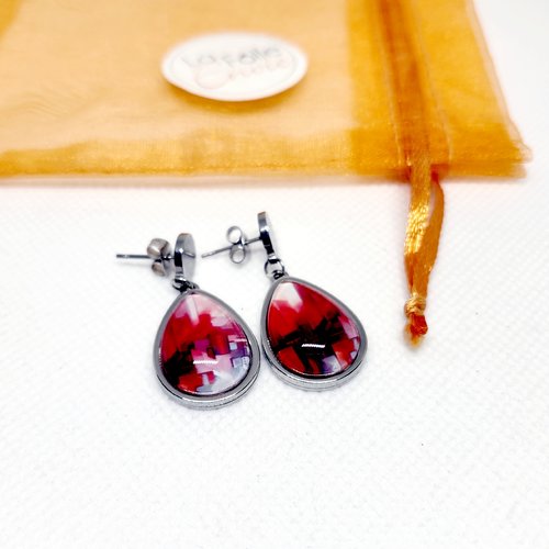 Boucles d'oreilles goutte d'eau pendantes dépareillées cabochon verre motif art abstrait rouge