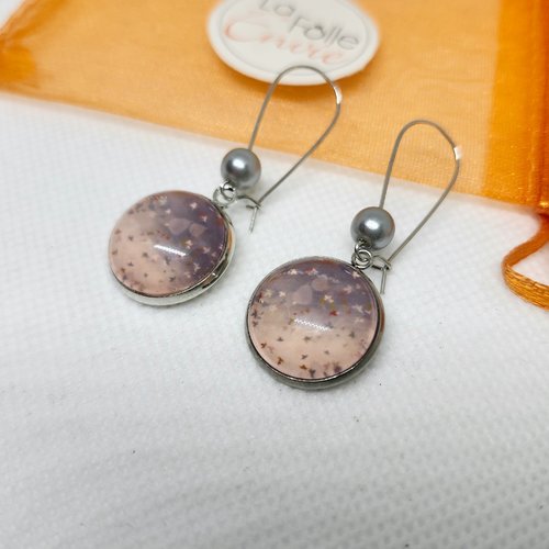 Boucles d'oreilles pendantes cabochon verre motif petites feuilles virevoltantes