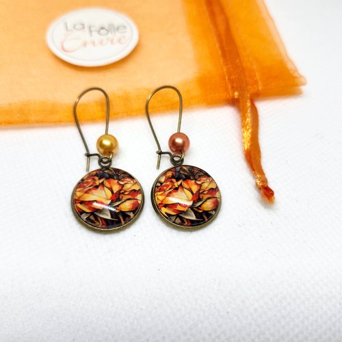 Boucles d'oreilles pendantes cabochon verre motif esprit dessin de roses orangées