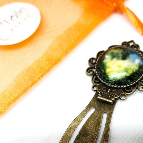 Marque-page métal cabochon verre motif coeur nature