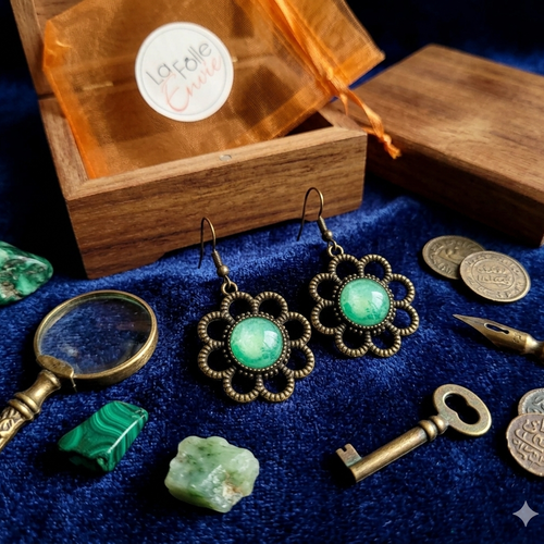 Boucles d'oreilles bronze pendantes fleur cabochon verre vert et fleurs