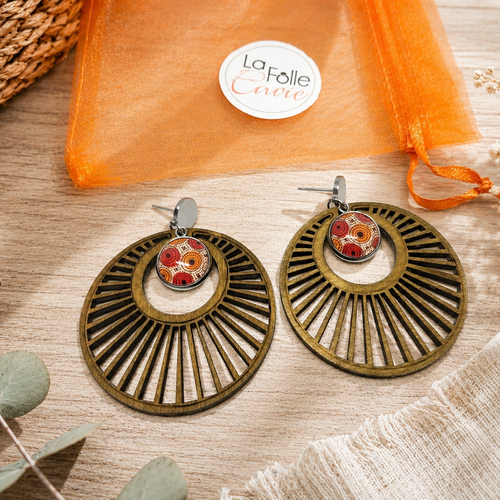 Boucles d'oreilles pendantes bois cabochon verre motif esprit wax  bordeaux et orangé