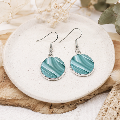 Boucles d'oreilles pendantes cabochon verre motif abstrait turquoise