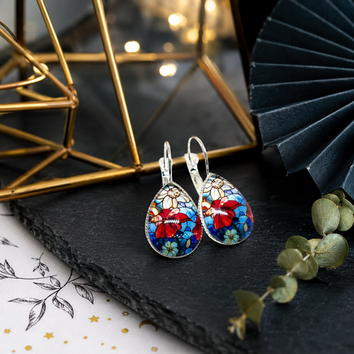 Boucles d'oreilles dormeuses goutte d'eau cabochon verre motif floral esprit vitrail