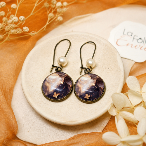 Boucles d'oreilles pendantes cabochon verre motif abstrait et fleur