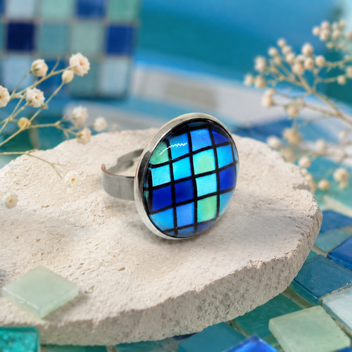 Bague ajustable cabochon verre motif géométrique bleu