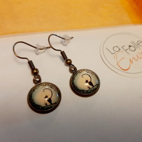 Boucles d'oreilles pendantes métal couleur bronze cabochon verre motif couple de chats