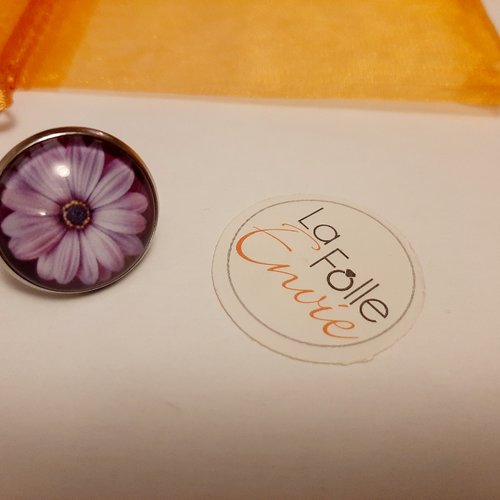Bague ajustable fantaisie cabochon verre motif marguerite violette