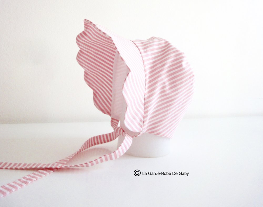 Bonnet Beguin Forme Feston Pour Bebe Fille En Coton Rayure Un Grand Marche