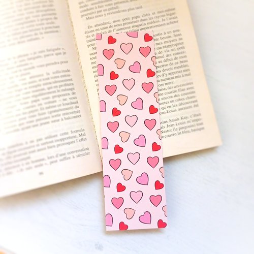 Marque-page motif cœurs "classique"