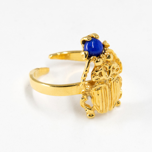 Bague scarabée avec lapis lazuli plaqué or