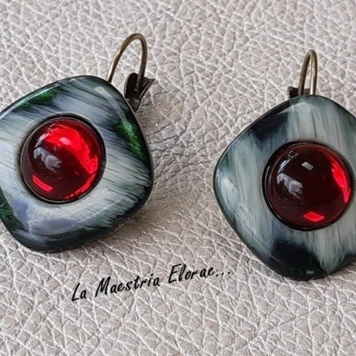 Boucles d'oreilles artisanales - boucles d'oreilles boutons pendantes carrées, cabochons en verre rouge...