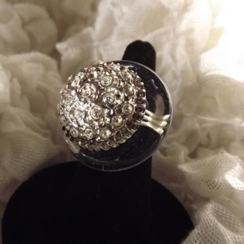 Bague Artisanale En Métal Et émail – Argenté, Motif Fantaisie (occasion)