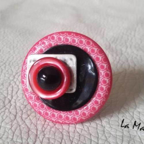 Bague boutons - bijou artisanal - anciens boutons roses, nacre, et métal martelé, cabochon artisanal...