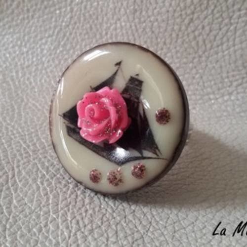 Bague boutons -  bijou artisanal - boutons en noix de coco émaillé thème bateau, cabochon en résine fleur de rose...