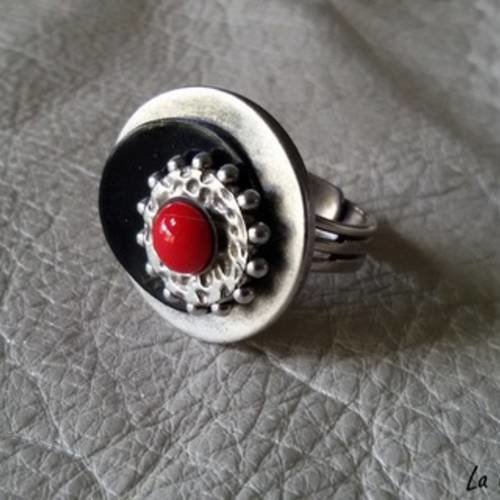Réservée  bague boutons - bijou artisanal- bouton nacre noire, estampe argenté, cabochon en verre de bohème...