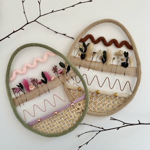 Décoration murale oeuf de pâques en tricotin & cannage