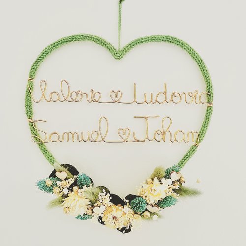 Grand cœur en tricotin et fleurs séchées à personnaliser