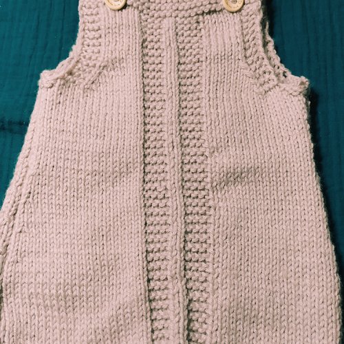 Robe laine tricotée main pour bébé