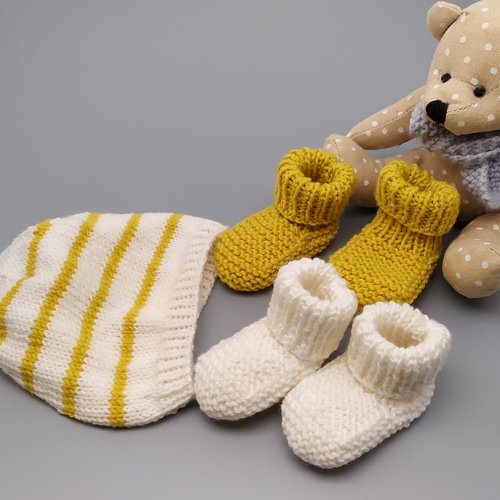 Bonnet et chaussons laine pour bébé