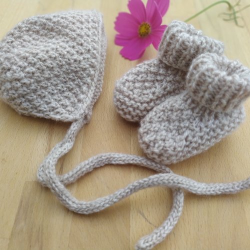 Béguin et chaussons laine pour bébé