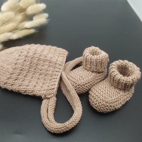 Béguin et chaussons laine pour bébé