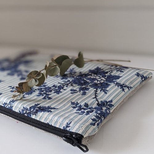 Pochette plate | trousse zippée | pochette main | rangement sac | motif rayures et fleurs