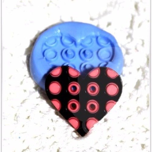Moule en silicone bouton coeur à pois 25mm