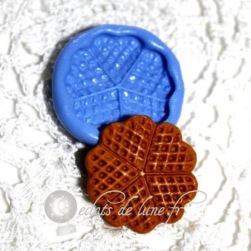 Moule silicone  gaufre trèfle coeur 23 mm