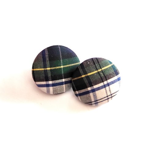 Boutons 28 mm x 2 recouverts de tissu écossais vert et blanc