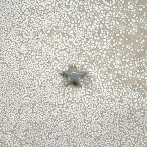 Sequin émaillé étoile gris 12x13 mm laiton doré – breloque étoile bijoux diy gr12-1