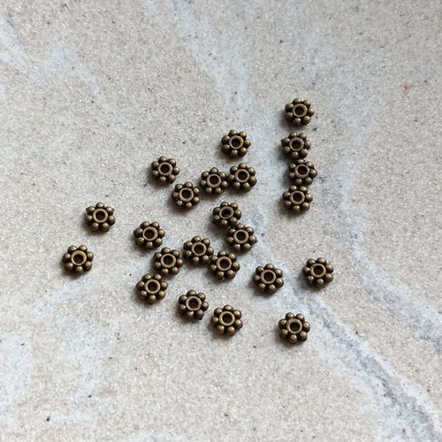 Perles intercalaires fleurs bronze 4mm x50 pbr1-23.