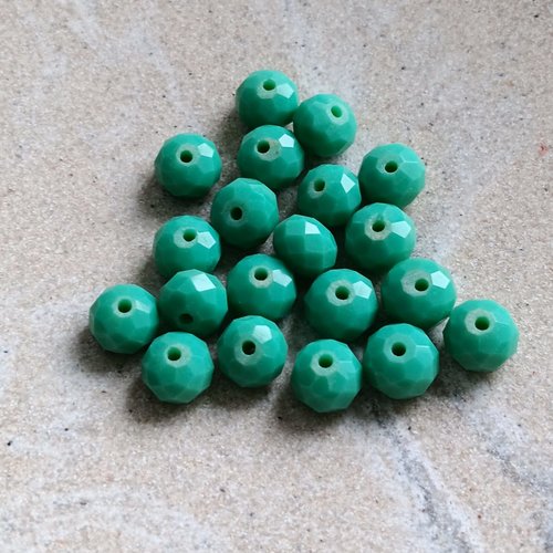 Perles à facettes vertes 8x6mm x20 pve2-8