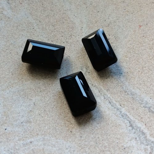 Perle facettée rectangle noire 10x15mm pno2-7