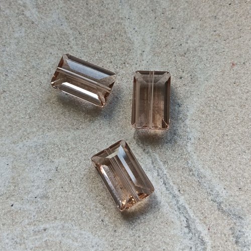 Perle facettée rectangle transparente beige 10x15mm pblc2-22