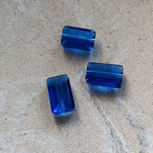 Perle facettée rectangle bleue 10x15mm pble2-21
