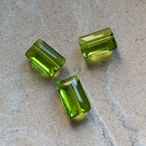 Perle facettée rectangle kaki 10x15mm pve4-8.