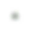 Pompon vert imitation soie embout doré 30mm pomcd-138