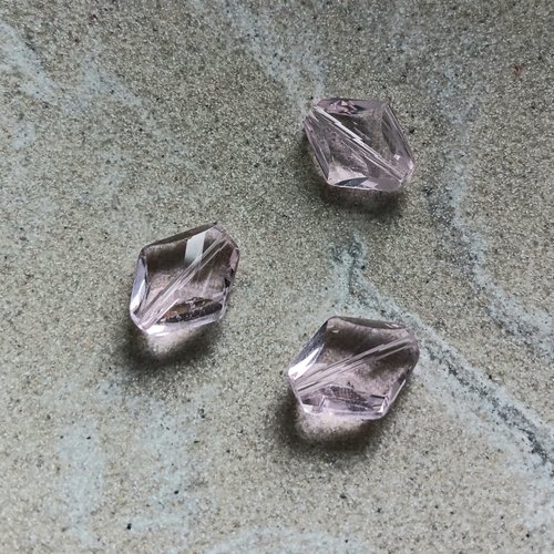Perle losange facettée rose 14x12mm pros3-19