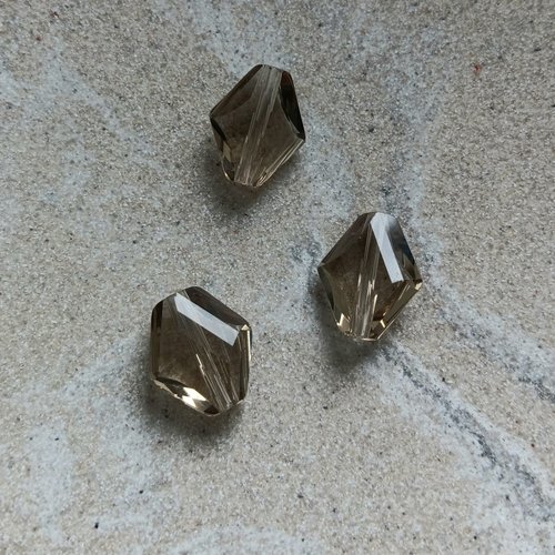 Perle losange facettée marron 14x12mm pma1-19