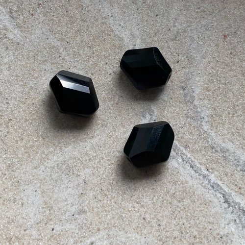 Perle losange facettée noire 14x12mm pno2-12