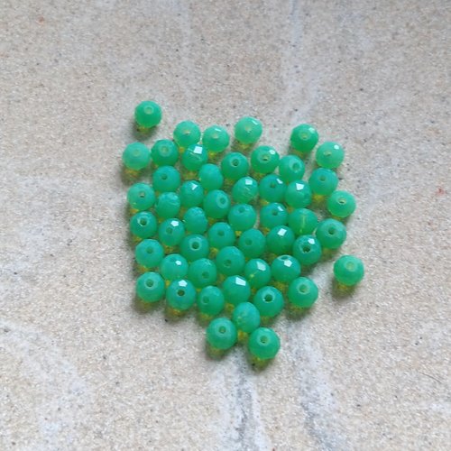 Perles rondelles à facettes vertes 4x3mm x50 pve4-23