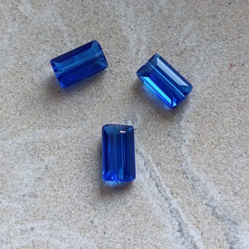 Perle facettée rectangle bleue 8x14mm pble2-15